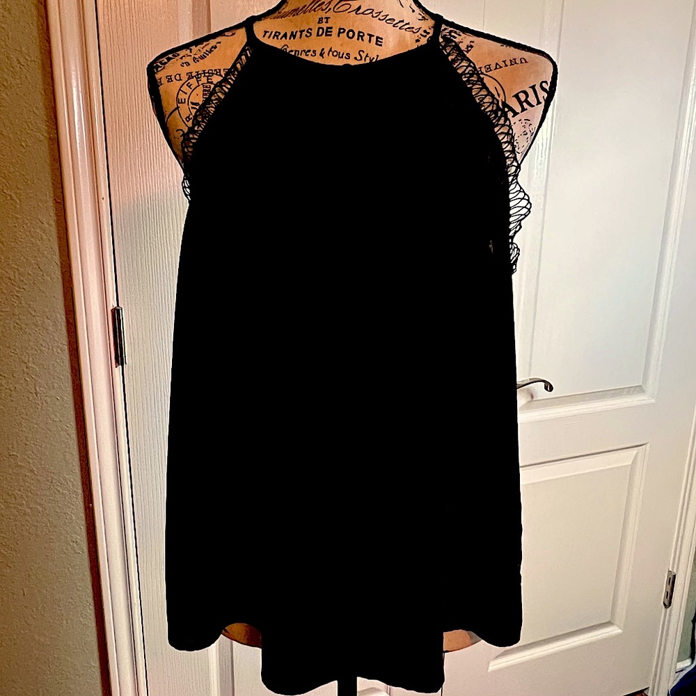 CLASSY BLACK SLEEVELESS SHIRT